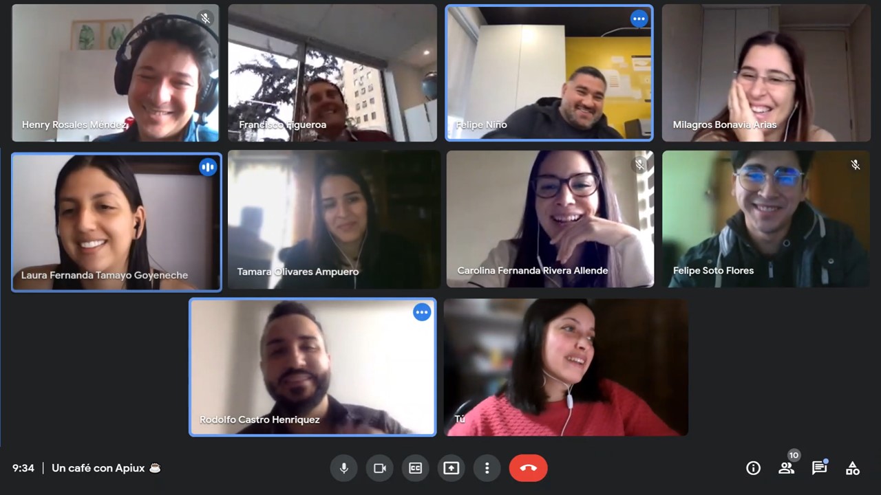 Una videollamada de un café con Apiux